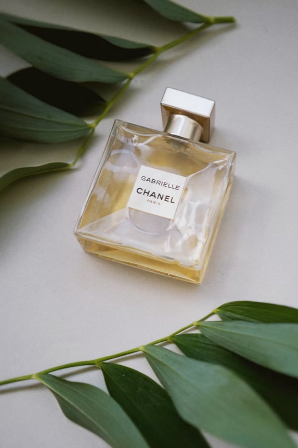 CHANEL perfume picture